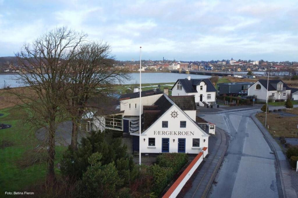 Faergekroen Hadsund Exterior foto